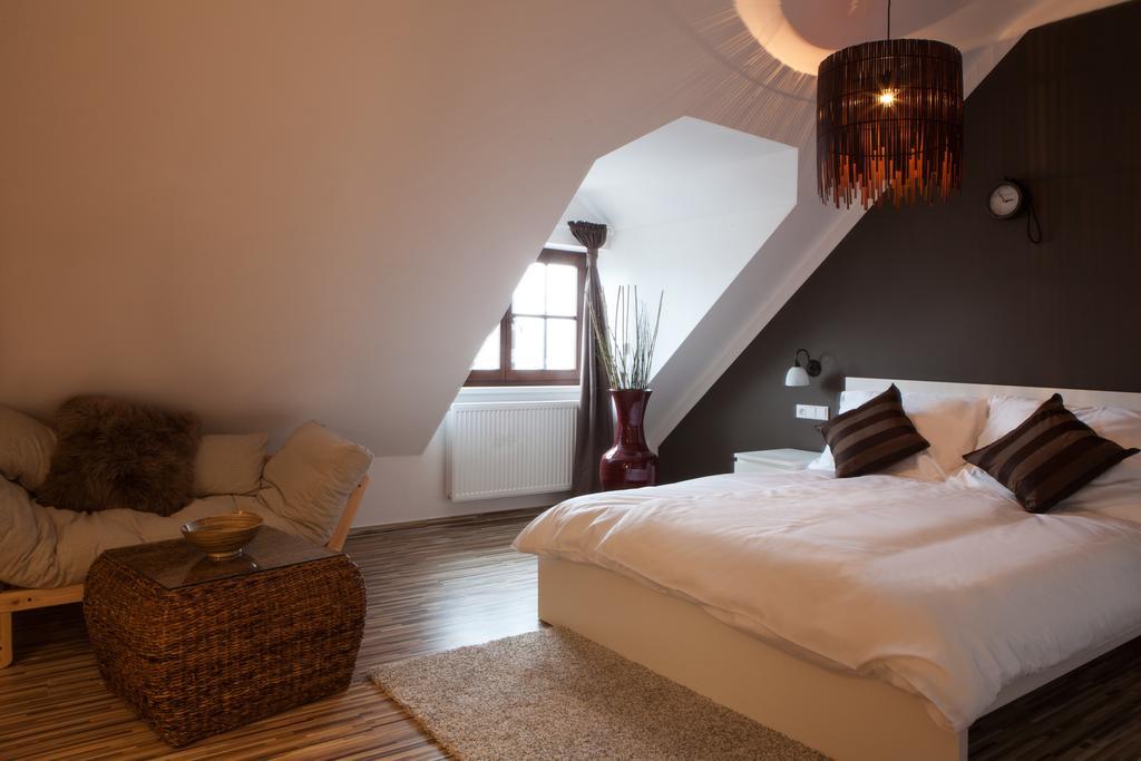 Hotel Koruna Chlumec nad Cidlinou Kültér fotó