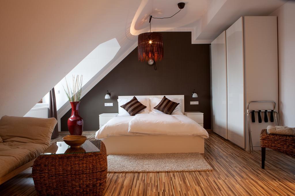 Hotel Koruna Chlumec nad Cidlinou Kültér fotó