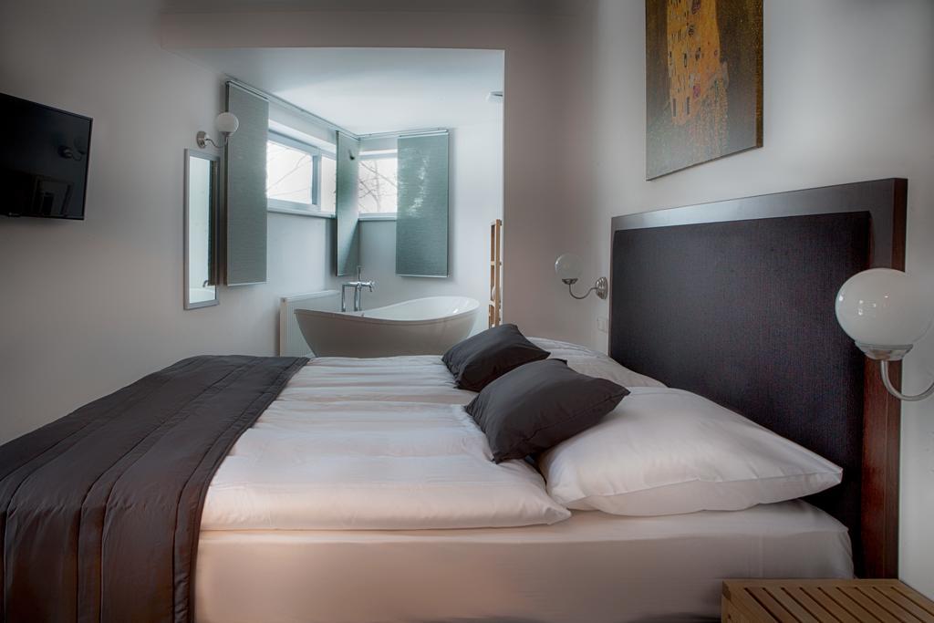 Hotel Koruna Chlumec nad Cidlinou Kültér fotó