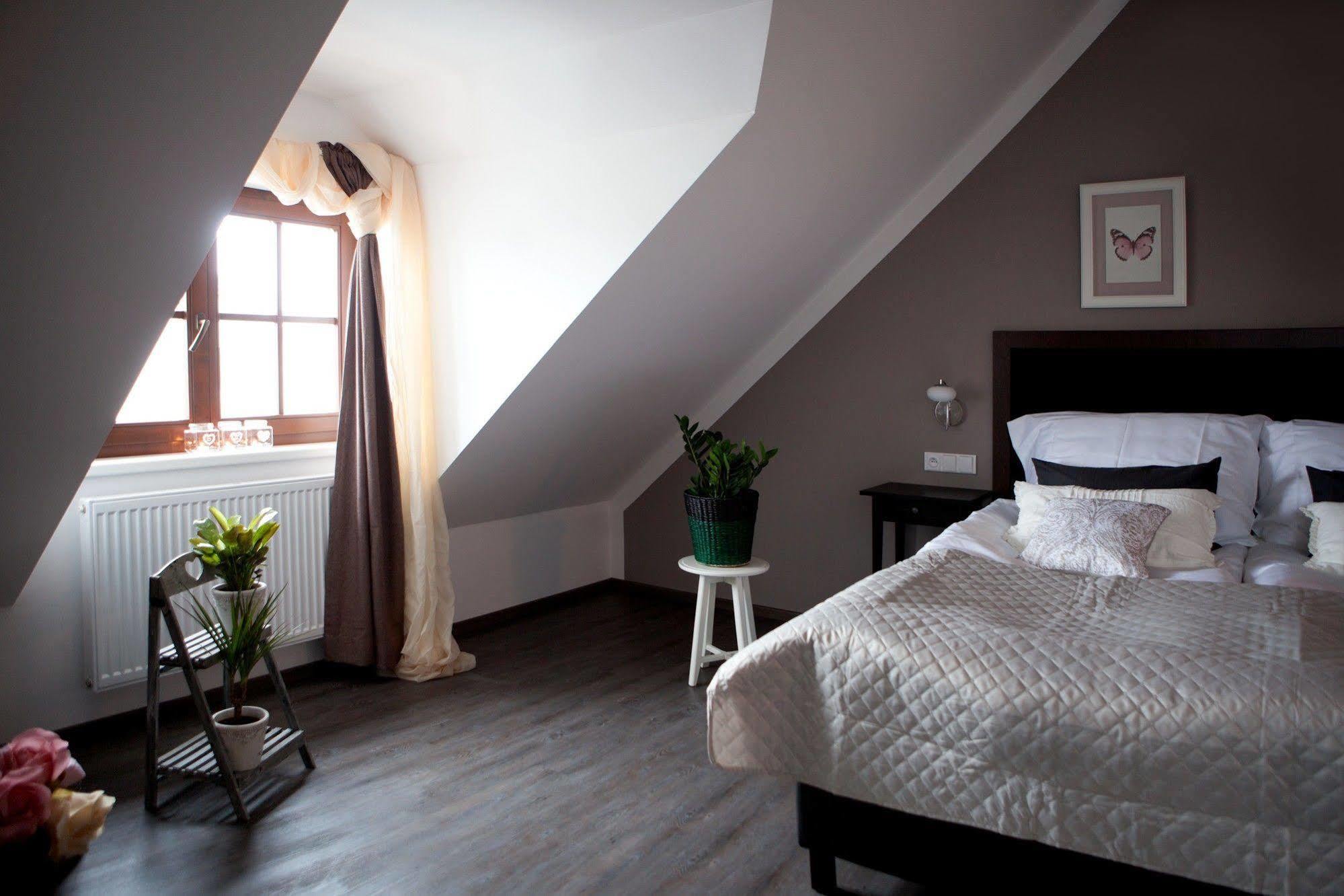 Hotel Koruna Chlumec nad Cidlinou Kültér fotó